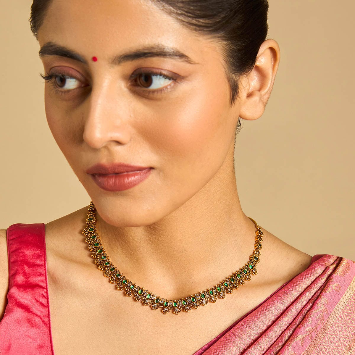 Antique Short Design Necklace