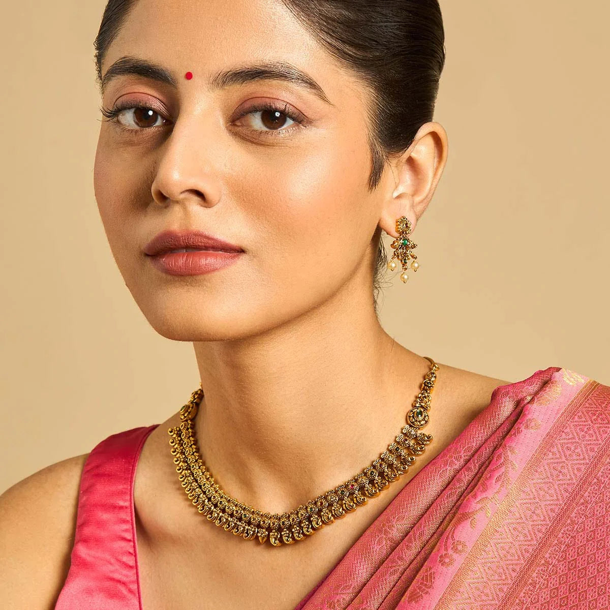 Flower Design short antique necklace