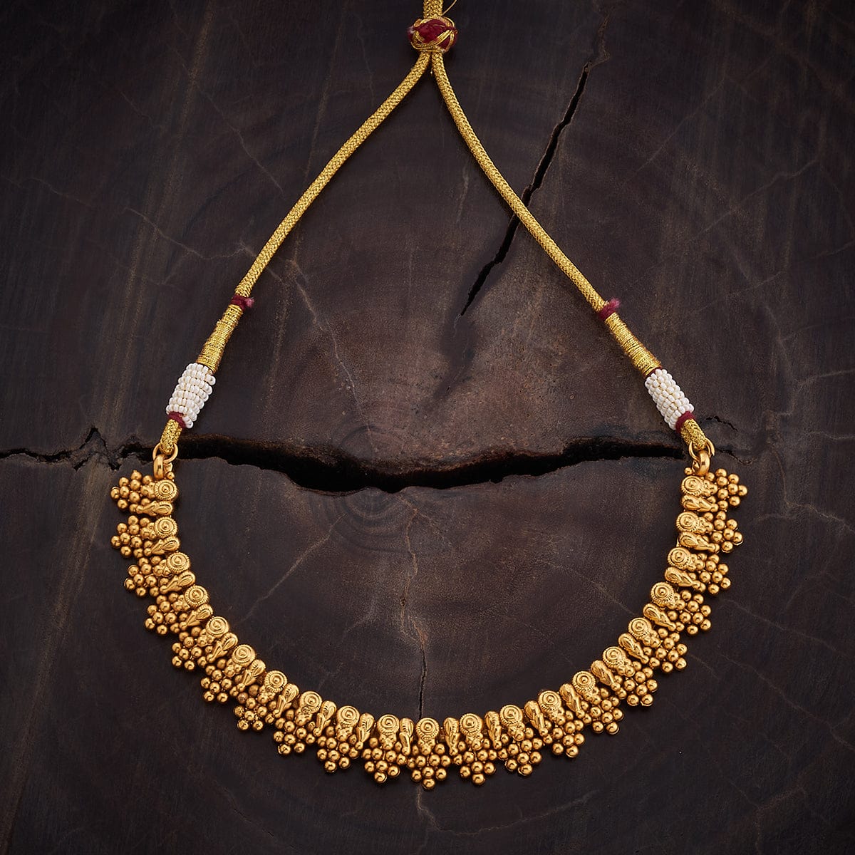 Gold antique Short necklace