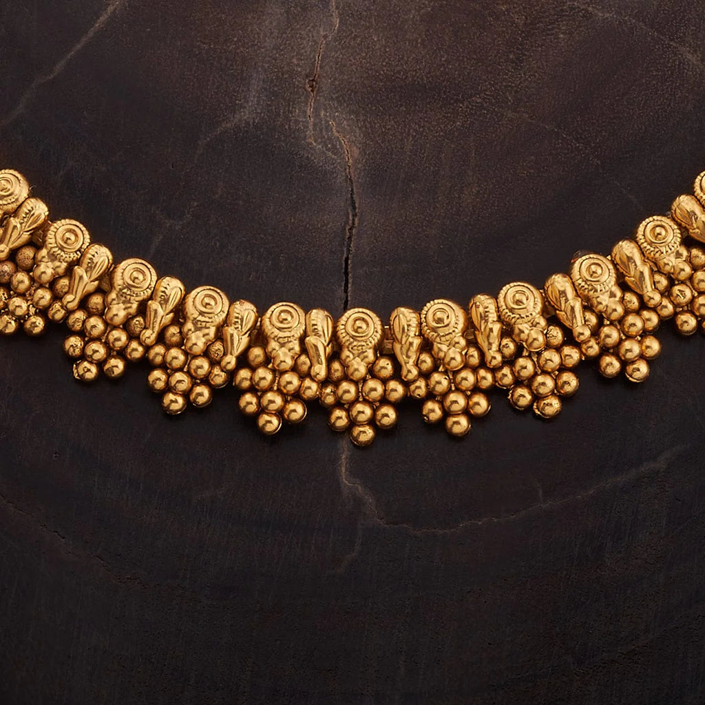 Gold antique Short necklace