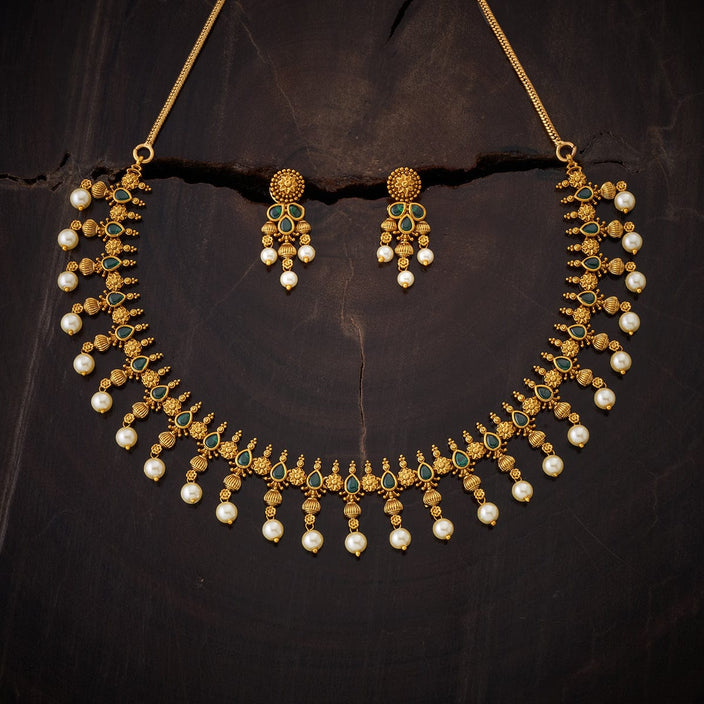 Antique White Stone Short Necklace Set