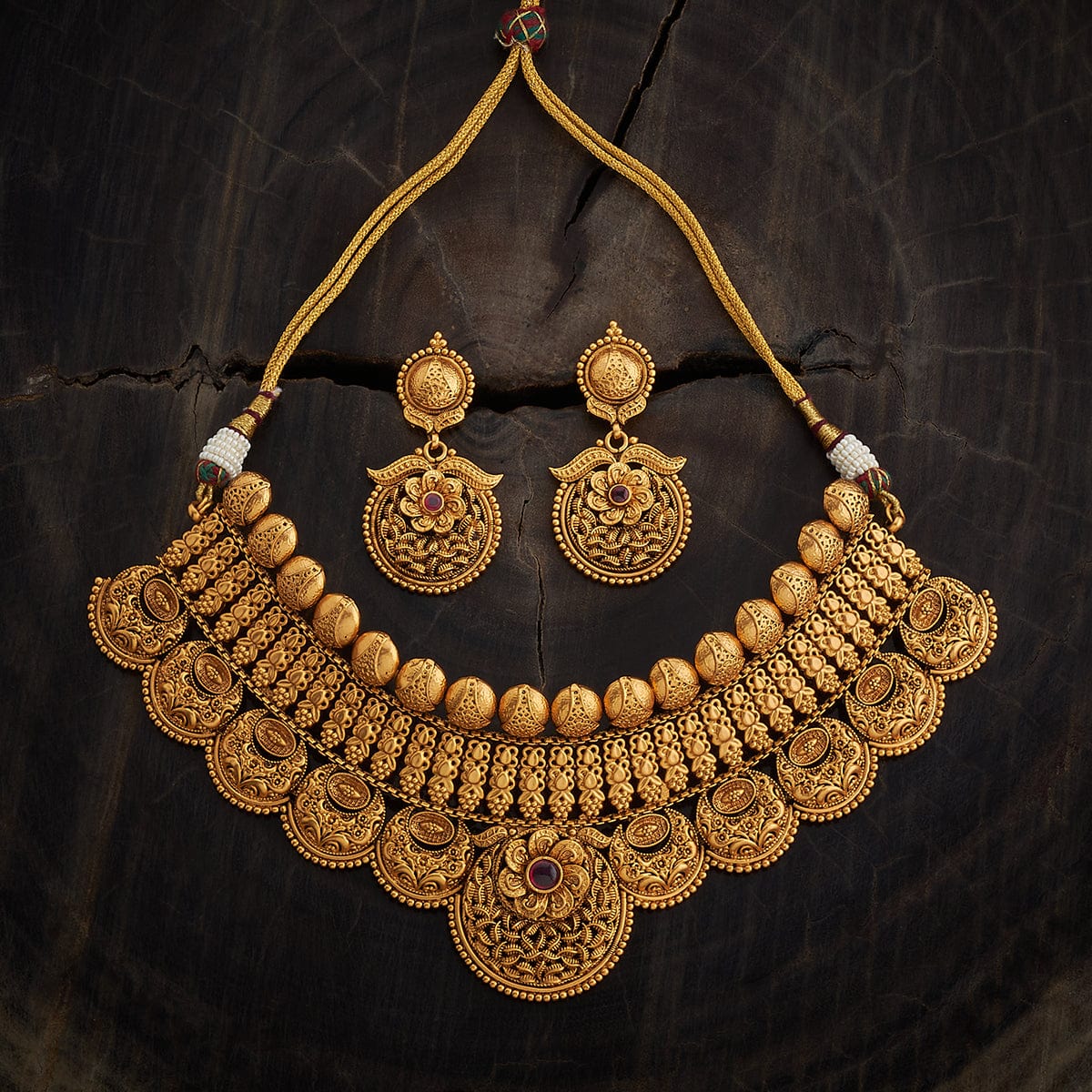 Oval Pattern Antique Necklace