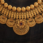 Oval Pattern Antique Necklace