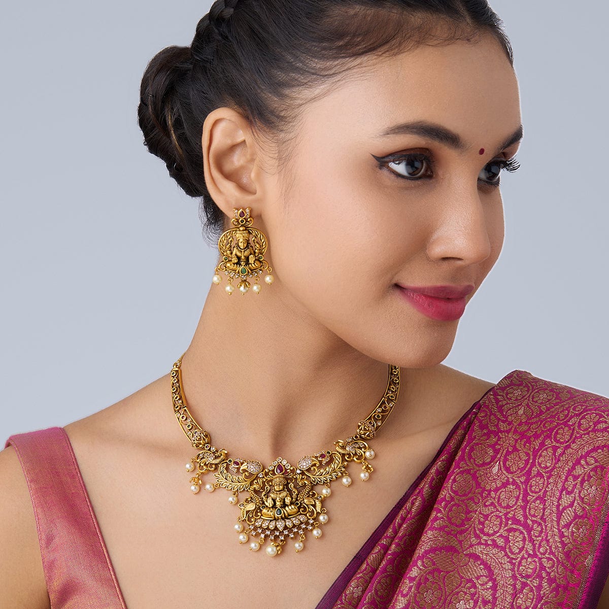 Amazing Antique Short Necklace