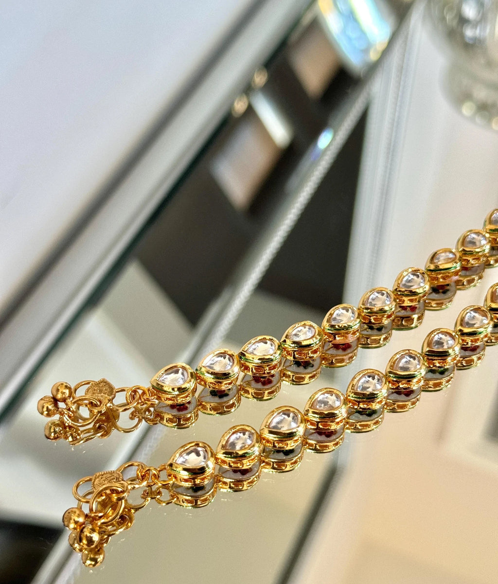 Kundan Classic Payal With Gold Plating and Bells  Indian Jewelry, Gold Kundan Anklet, Kundan Jhanjar, Kundan Sheeshphool, Gold Matha Patti