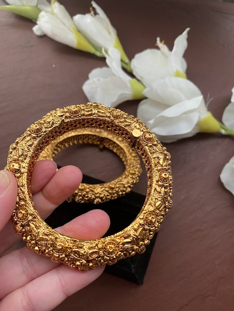 Buy Gold Bangles_indian Bangles_antique Gold Kada_floral Bangles_temple Jewelry_amrapali Bangles_