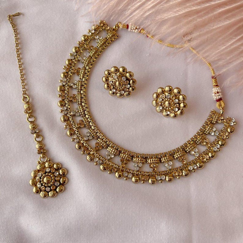 Nura Small Necklace Set Golden Online in India