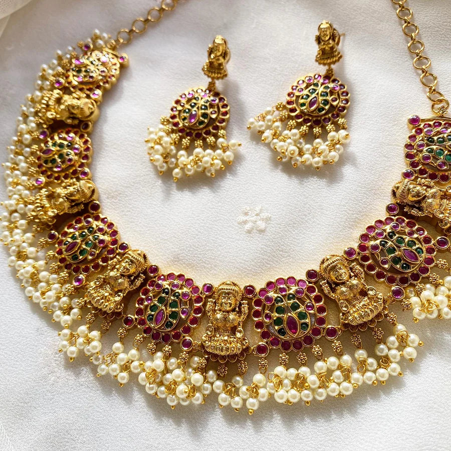 Antique matte kemp kemp gutta Lakshmi blocks short set 105gm approx.