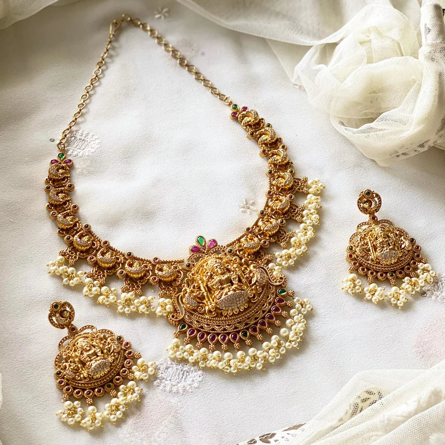 Lakshmi Peacock short neckset