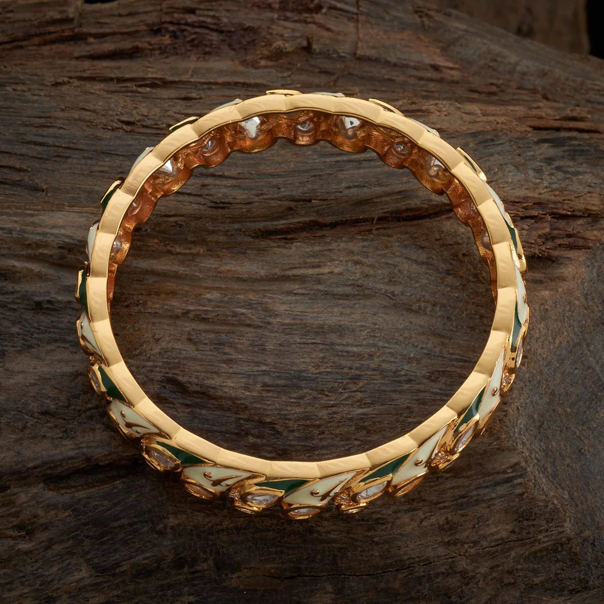 Kundan Bangle Kundan stones look dazzling