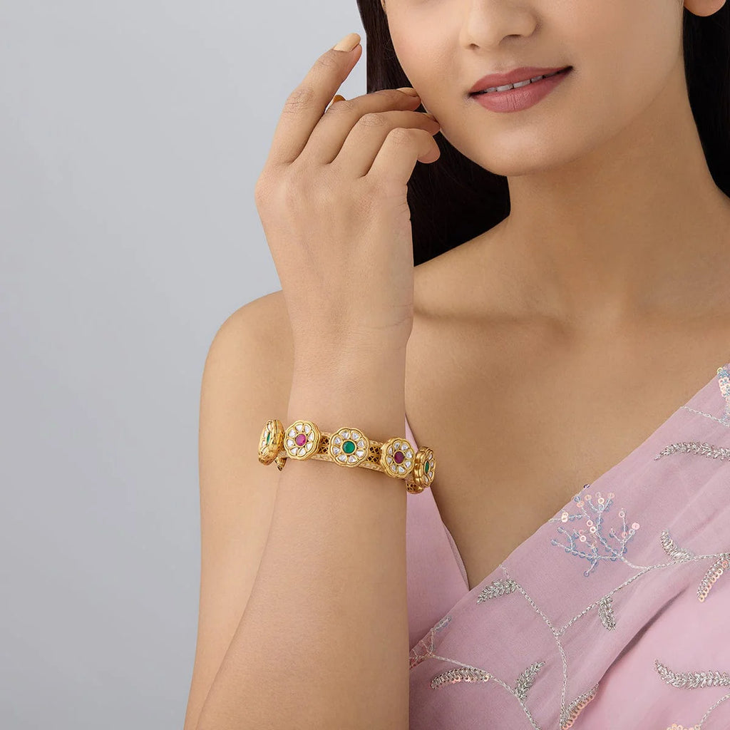 Kundan Bangle splendid and dazzling enough