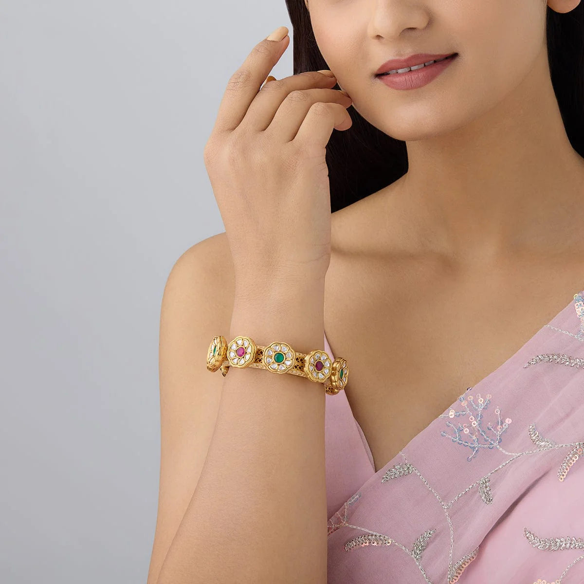 Kundan Bangle splendid and dazzling enough