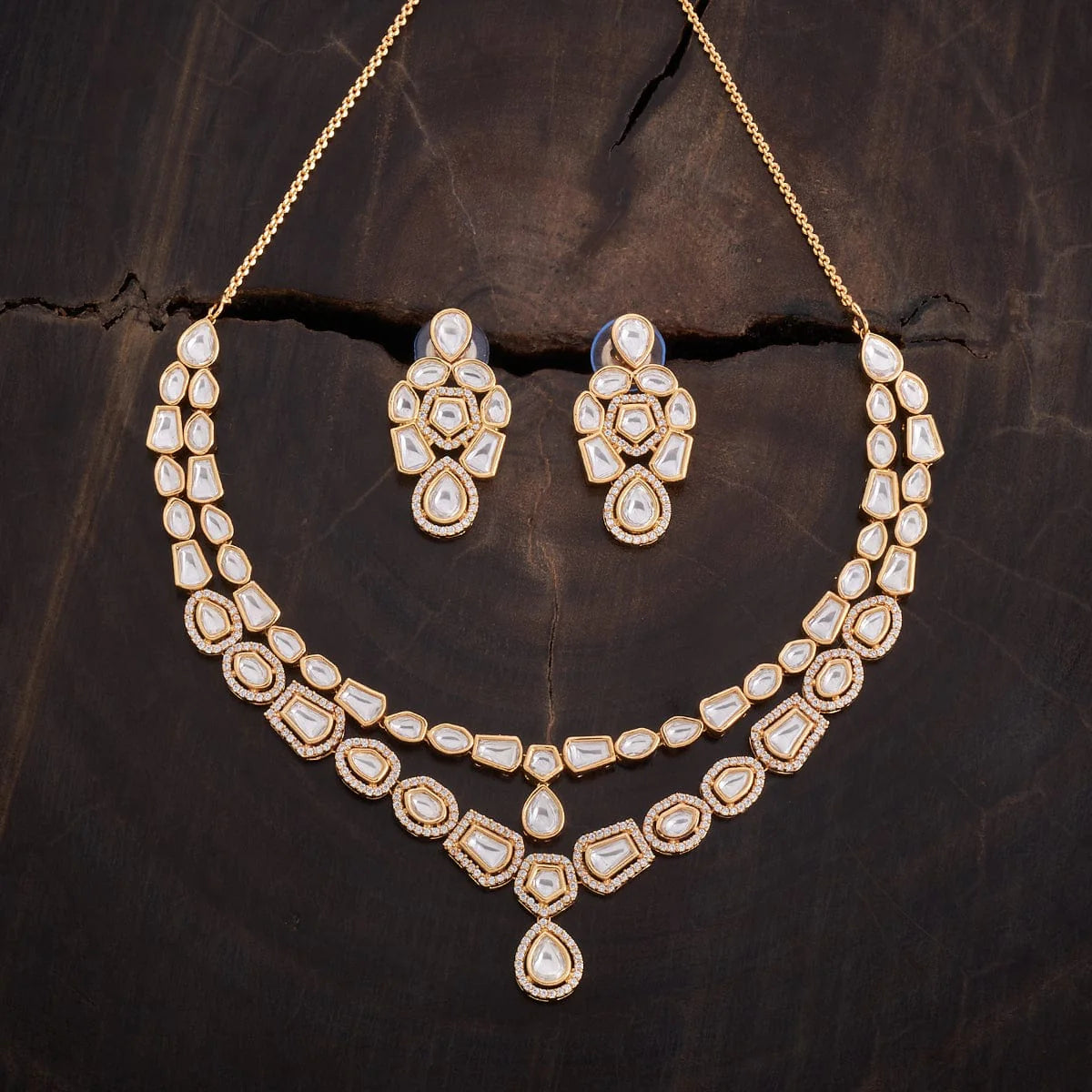 Kundan Necklace  personification