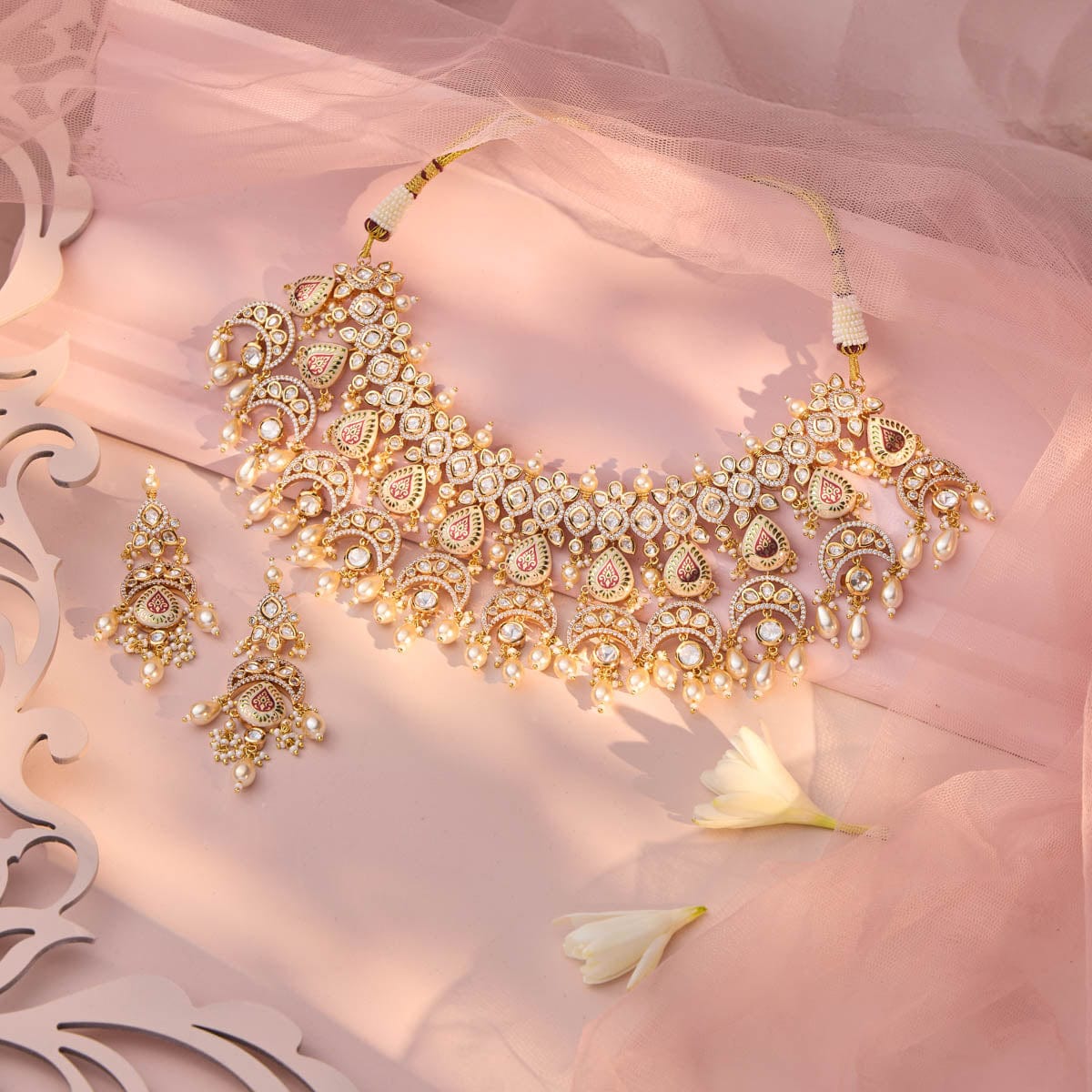 Kundan Necklace Make a fashion