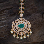 Kundan Tikka shine will make you the centre of attention