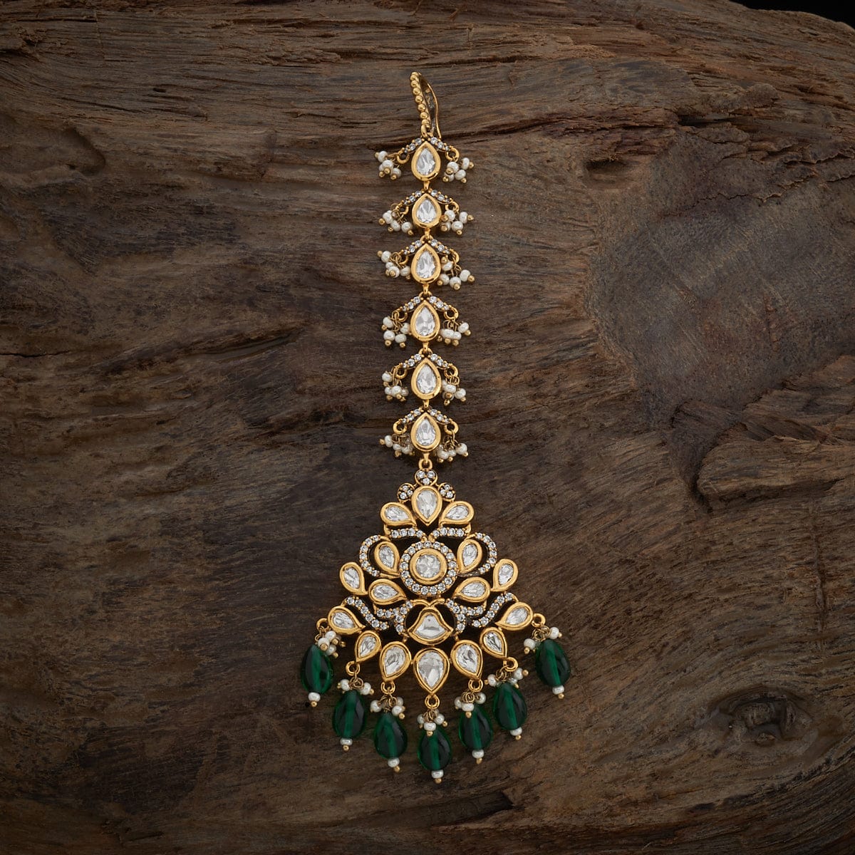 Kundan Tikka Enjoy being the centre