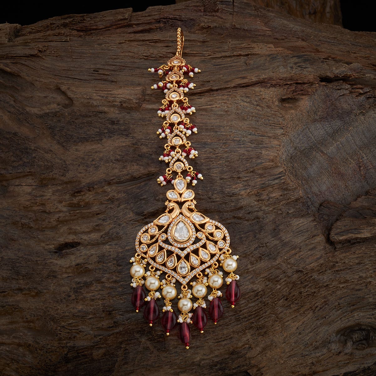 Kundan Tikka three vibrant colors