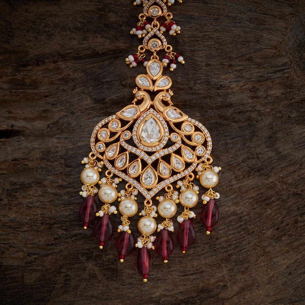 Kundan Tikka three vibrant colors