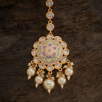 Kundan Tikka Elevate your style with our exquisite Kundan Tikka