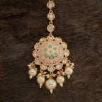 Kundan Tikka Elevate your style with our exquisite Kundan Tikka
