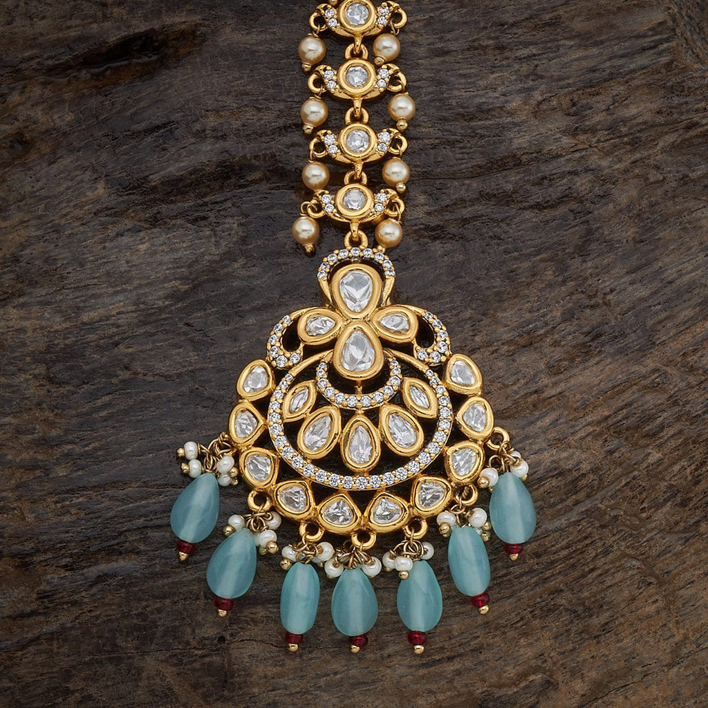 Kundan Tikka fashion statement