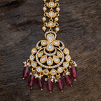 Kundan Tikka fashion statement