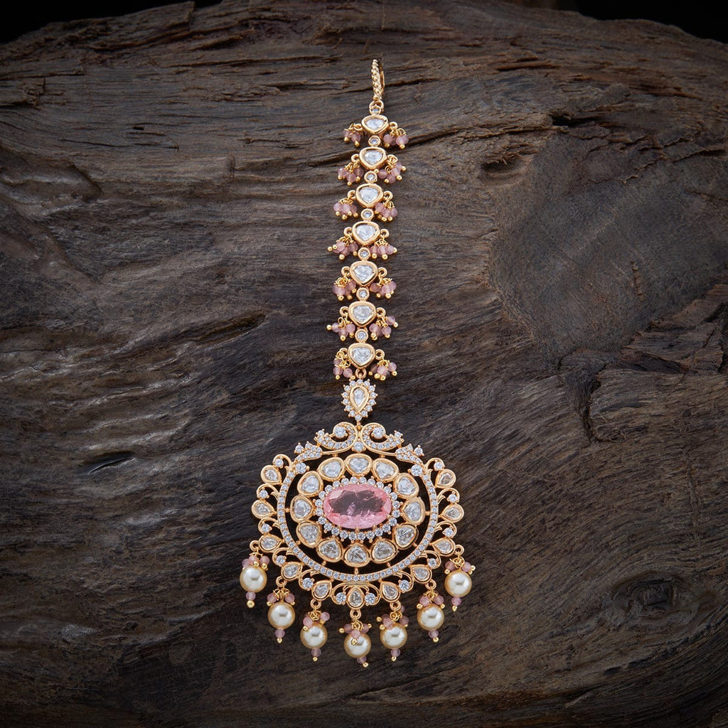Kundan Tikka shine will make you the centre of attention