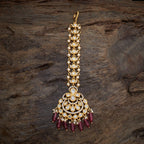 Kundan Tikka fashion statement