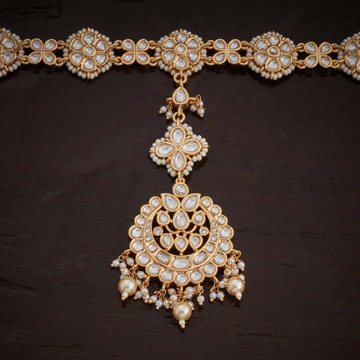 Kundan Tikka No ethnic outfit