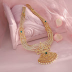 Silver Zircon Necklace looking for exquisite