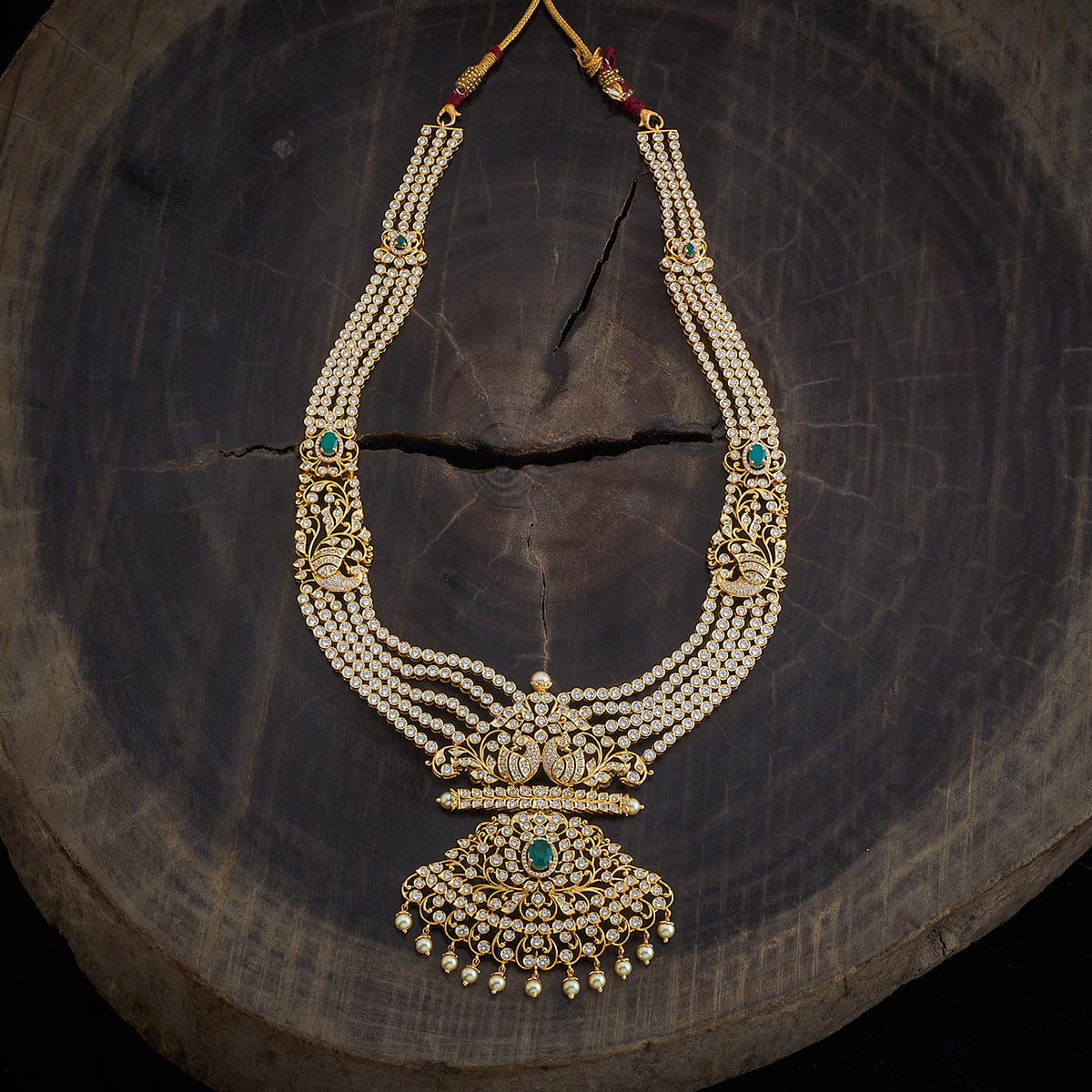 Silver Zircon Necklace looking for exquisite