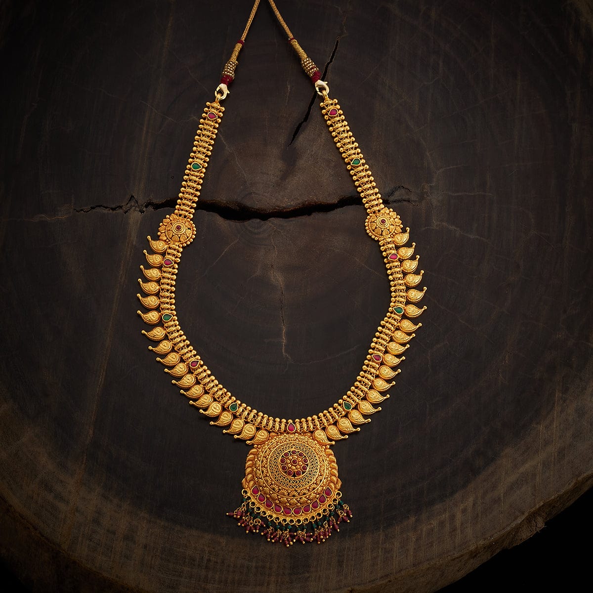 Silver Temple Necklace appearance and exquisite stone