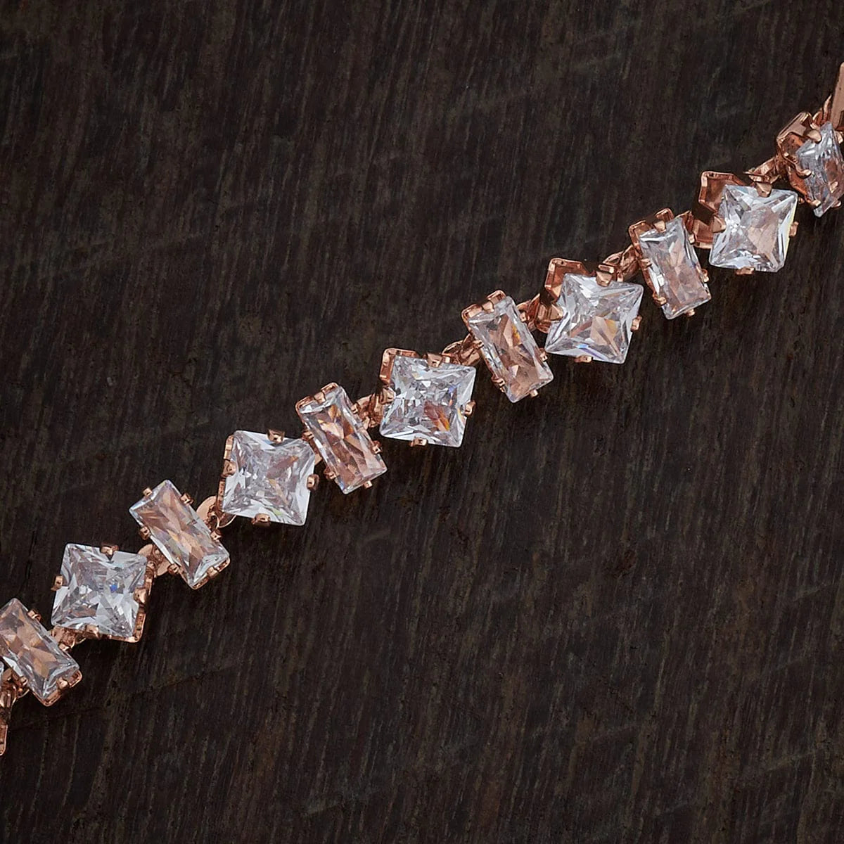 Zircon Bracelet The rectangular and diamond-shaped