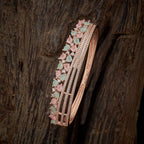 Zircon Kada reflect light