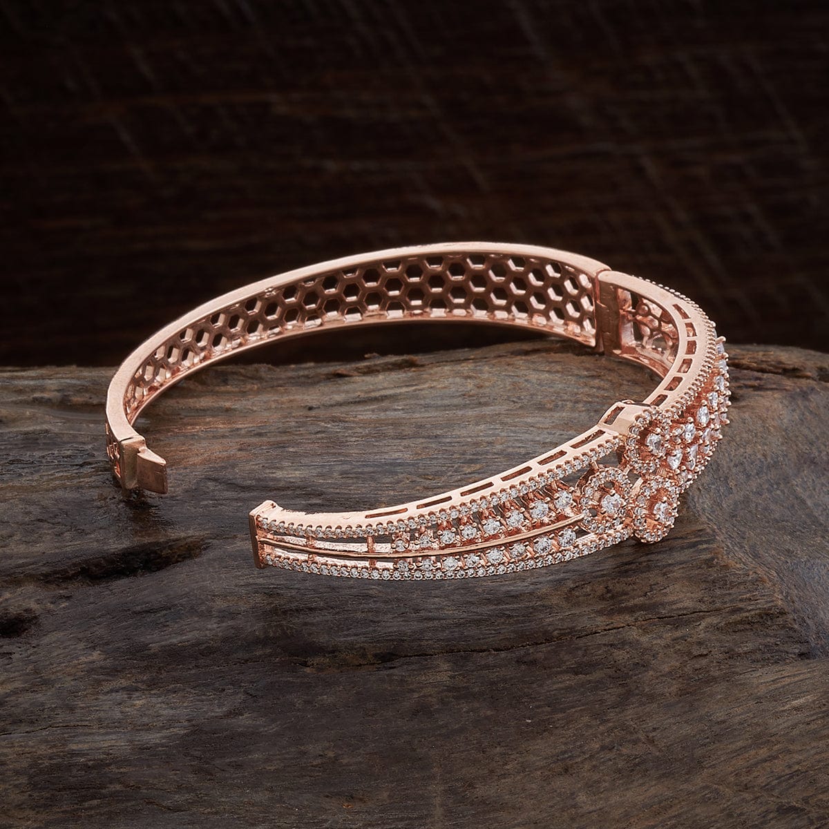 Zircon Kada  crowd with its exquisite design