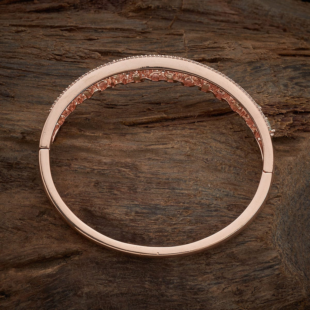 Zircon Kada reflect light