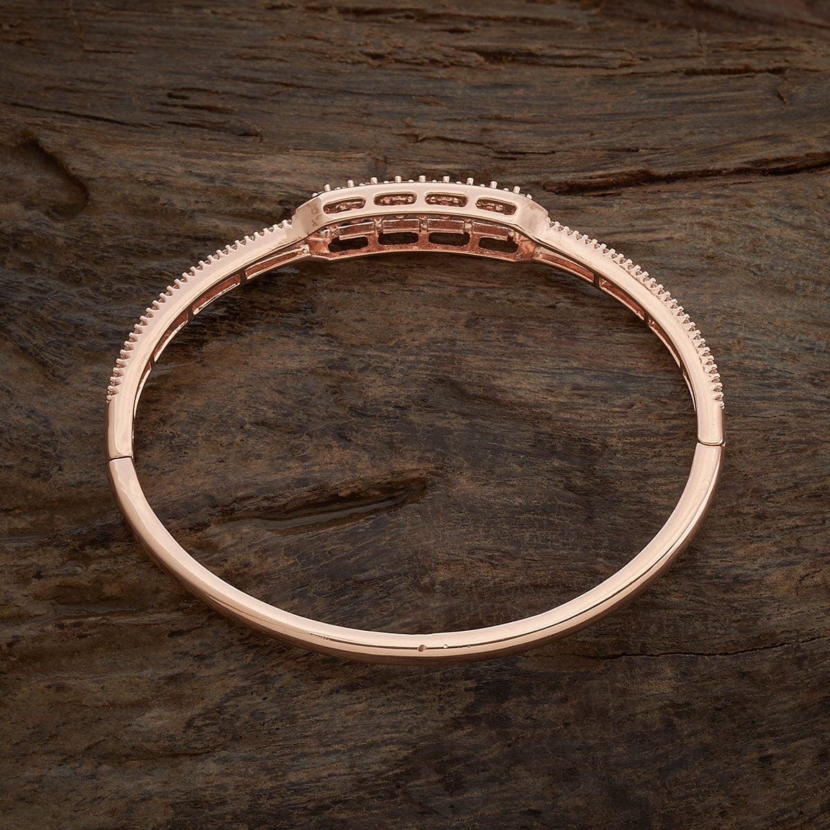 Zircon Kada attraction