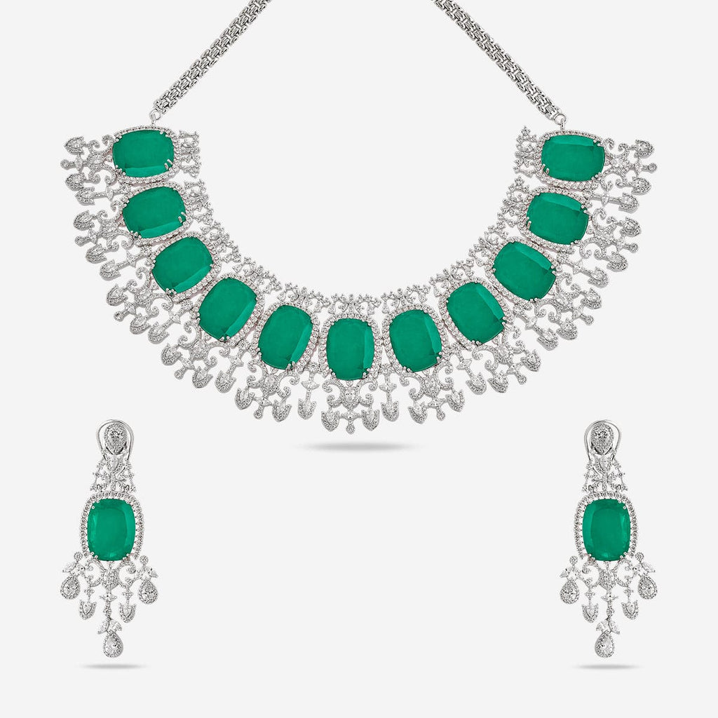 Zircon Necklace personifies simplicity.