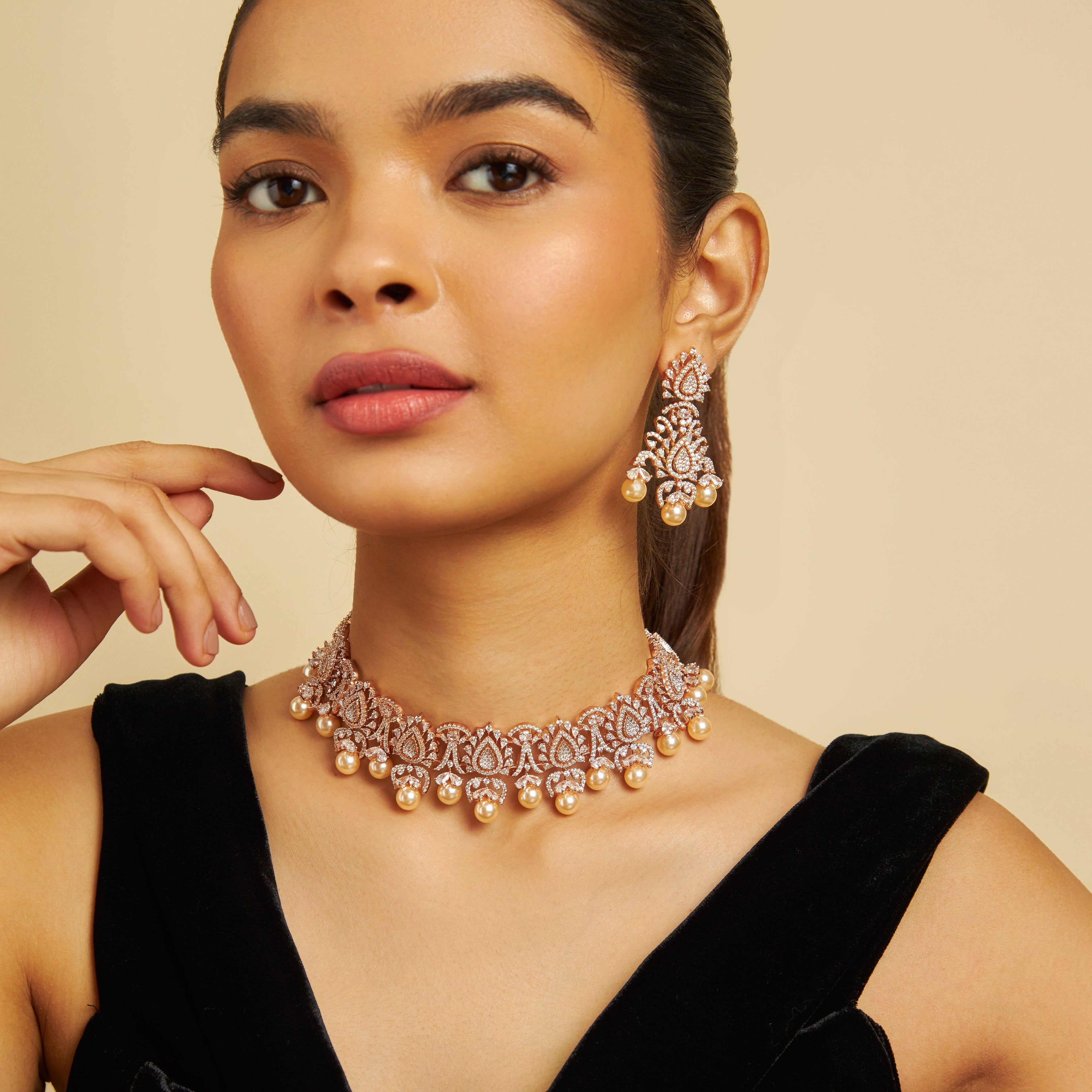 Zircon Necklace  zircon set features